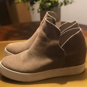 Steve Madden Wrangle Sneaker Taupe Suede
